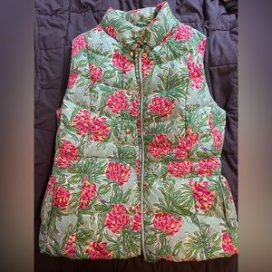 Lilly Pulitzer Puffer Vest in Spike The Punch Pineapple Size L